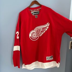 Detroit Red Wings official jersey autographed